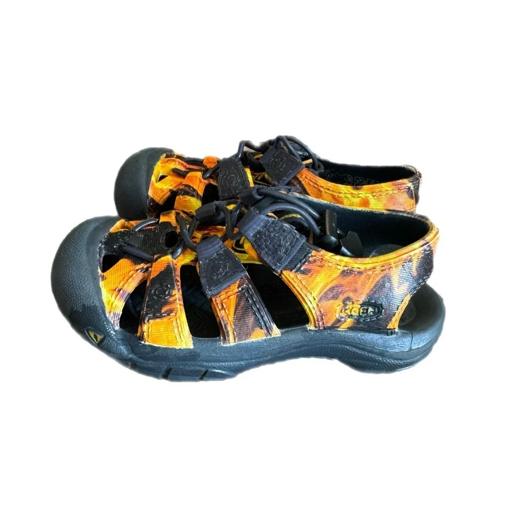 Keen size yellow